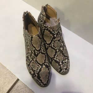 EXPRESS Women’s Snake Skin Booties (SIZE  8) Brown Slip On